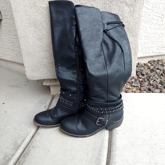 Women's Black Heel Boot - Picture 1 of 10